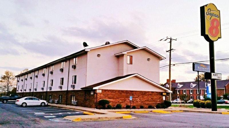 Super 8 By Wyndham Richmond/Chamberlayne Rd Hotel Yellow Tavern Exterior photo